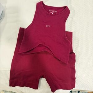 SET Active burgundy tank and Shorts Set